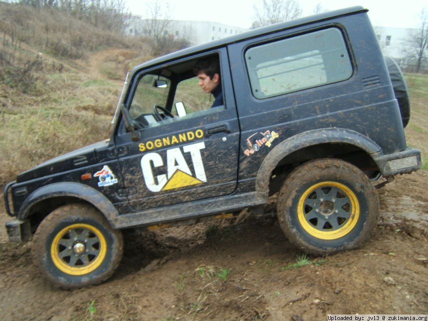 Zukimania fotogallery >> 
 ============== 
Paolino
Paolino4x4 che si cimenta in passaggi tecnici
