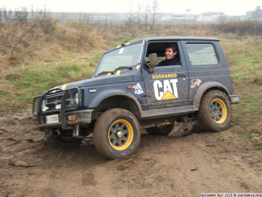 Zukimania fotogallery >> 
 ============== 
Paolino
Paolino4x4 che si cimenta in passaggi tecnici
