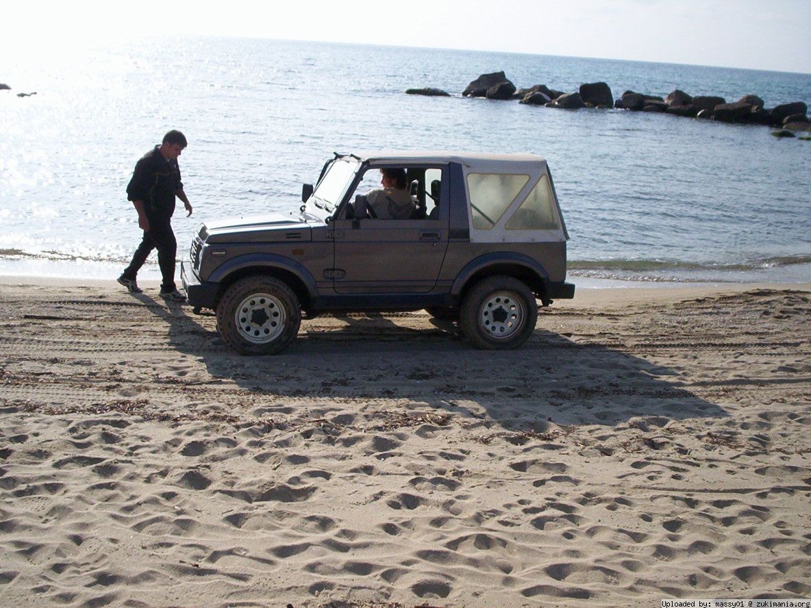 Zukimania fotogallery >> 
 ============== 
massy sulla spiaggia
09/04/07
