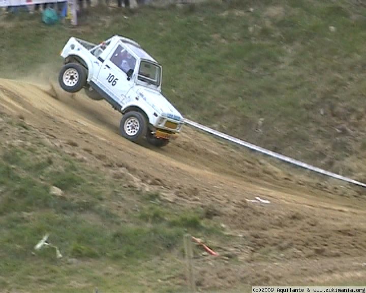 Zukimania fotogallery >> 
 ============== 
jump
suzuki samurai sj civf ponte a egola, salto in discesa
Keywords: suzuki, salto in discesa,