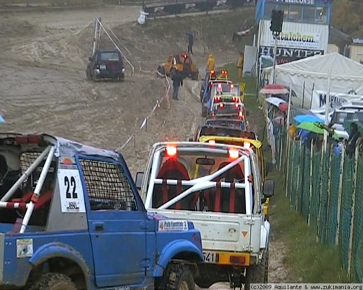 Zukimania fotogallery >> 
 ============== 
suzuki samurai velocità
suzuki samurai sj civf ponte a egola in coda per il via
Keywords: campionato italiano velocità, suzuki in coda, rollbar