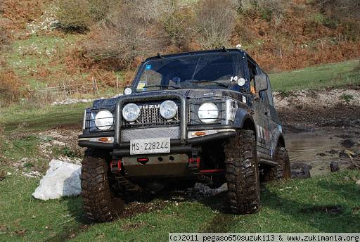 la mia suzuki (inviata da pegaso650suzuki13)
23 ottobre 2011 siamo sui monti del matese (pr) ce
