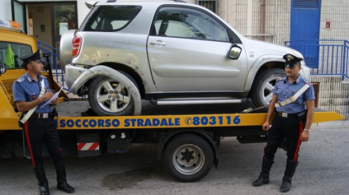 auto sequestrata dai carabinieri.jpg